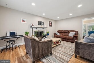 217 Falls Ct in Medford, NJ - Building Photo - Building Photo