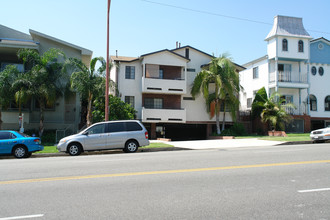 625 E Olive Ave in Burbank, CA - Building Photo - Building Photo