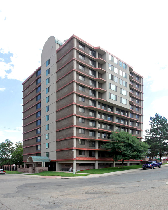 Walsh Manor Apartments in Denver, CO - Building Photo