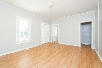 2009 Row St in Winston-Salem, NC - Building Photo - Building Photo