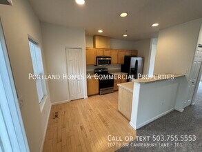 10779 SW Canterbury Ln in Tigard, OR - Building Photo - Building Photo