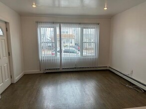 134-26 241st St in Queens, NY - Foto de edificio - Building Photo