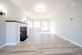 2638 Vierling Dr E in Shakopee, MN - Building Photo - Building Photo
