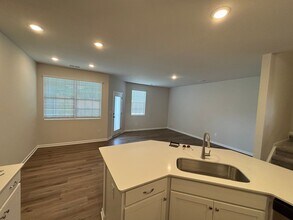 1250 Candlebrook Ct in Boiling Springs, SC - Foto de edificio - Building Photo