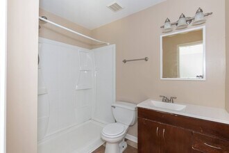 304 Providence Hall Dr in Sanford, NC - Building Photo - Building Photo