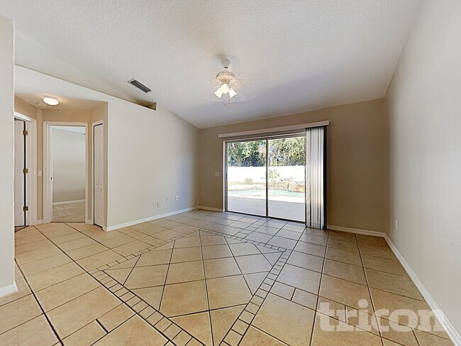 25132 7 Rivers Cir in Land O Lakes, FL - Foto de edificio - Building Photo