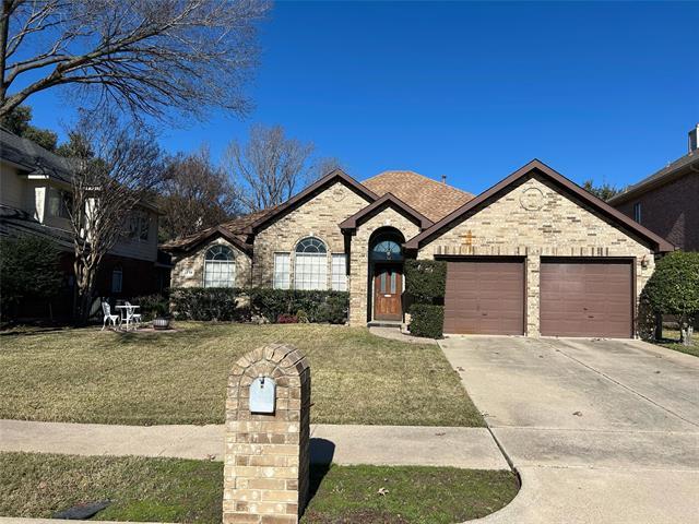 1736 Marian Ln in Flower Mound, TX - Foto de edificio