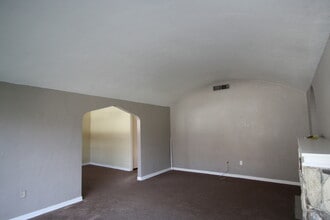 4508 E Illinois Ave in Fresno, CA - Building Photo - Building Photo