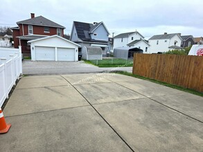1531 Virginia Ave in Monaca, PA - Foto de edificio - Building Photo