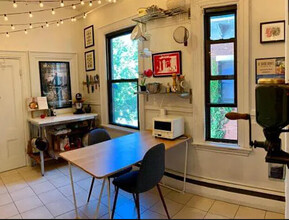 179 Harvard St, Unit 179.5-3 in Cambridge, MA - Building Photo - Building Photo