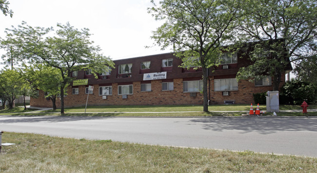 Lapham Court in Milwaukee, WI - Foto de edificio - Building Photo