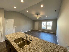 Ledgestone Townhomes in Fort Wayne, IN - Building Photo - Building Photo