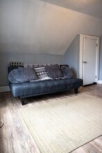 38 Greenacre Square in Springfield, MA - Foto de edificio - Building Photo