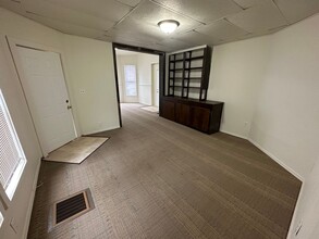 909 W Taylor St in Bloomington, IL - Building Photo - Building Photo