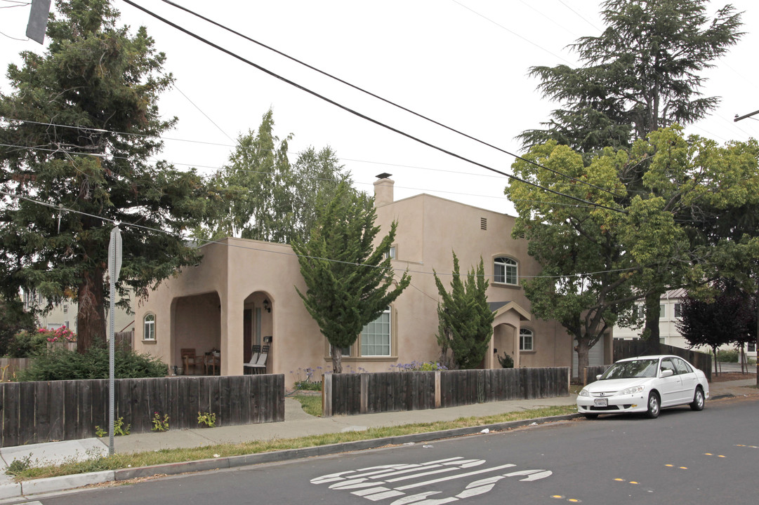 267 Harrison Ave in Redwood City, CA - Building Photo