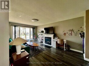 7468 Wanless St in Niagara Falls, ON - Building Photo - Building Photo