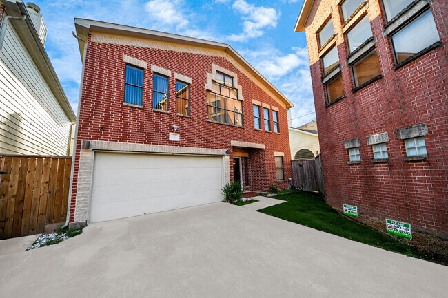 9715 Riddlewood Ln in Houston, TX - Building Photo - Building Photo