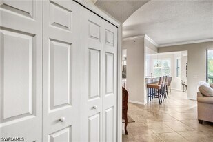 9715 Acqua Ct, Unit 136 in Naples, FL - Building Photo