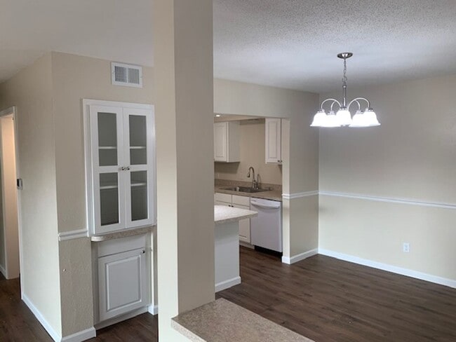 1668 Brownstone Blvd in Toledo, OH - Building Photo - Building Photo