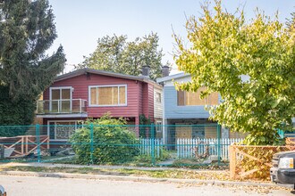 Left Field in Vancouver, BC - Building Photo - Building Photo