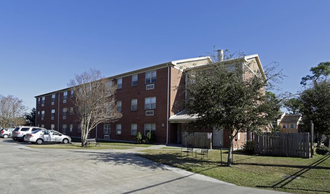 Pine Street in New Orleans, LA - Building Photo - Building Photo