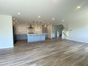 8753 Mulvaney Dr in San Diego, CA - Building Photo - Building Photo