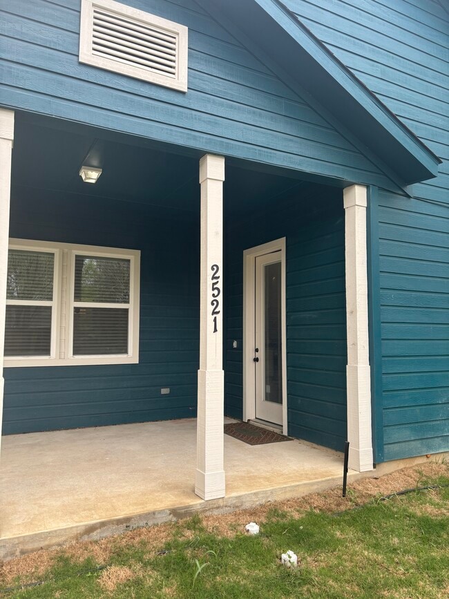 2521 Stephenson Dr in Dallas, TX - Building Photo - Building Photo