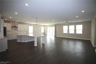 2051 Grove Dr in Naples, FL - Building Photo - Building Photo