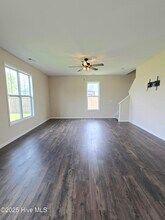 743 Pine Cone Dr in Winnabow, NC - Foto de edificio - Building Photo