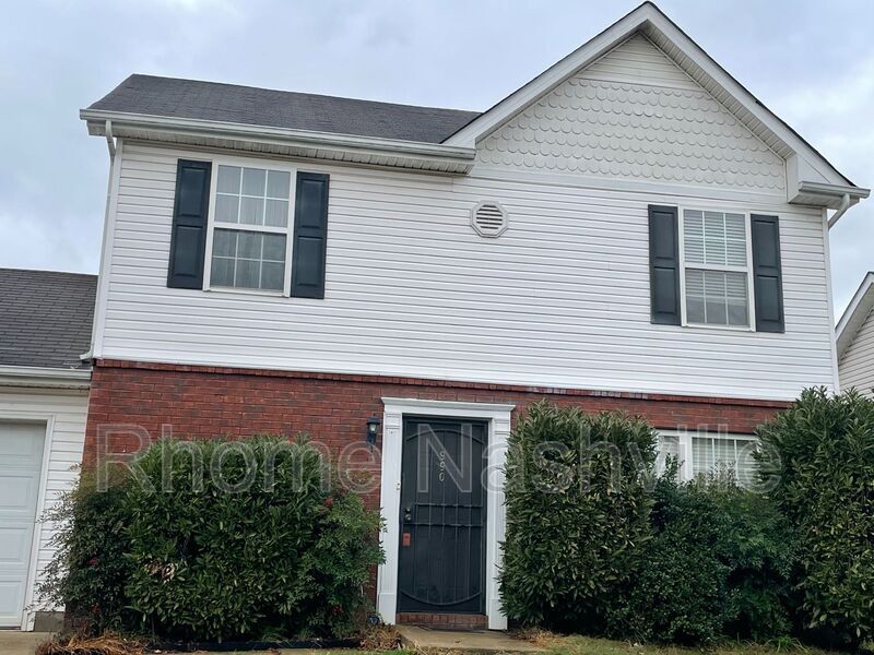 990 Tom Hailey Blvd in La Vergne, TN - Foto de edificio