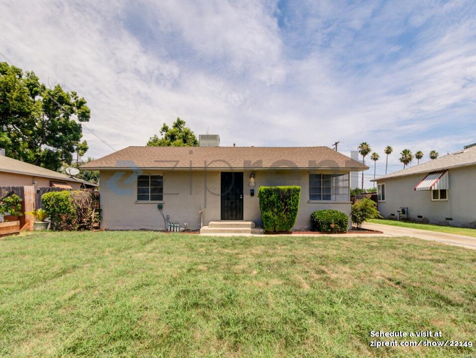 1335 E Brown Ave in Fresno, CA - Building Photo