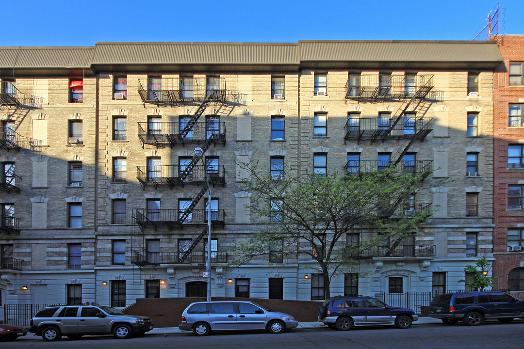 226-228 W 111th St in New York, NY - Building Photo