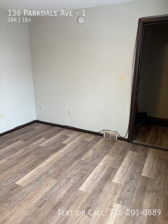 136 Parkdale Ave in Buffalo, NY - Foto de edificio - Building Photo