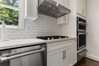 3825 Peachtree Dunwoody Rd in Atlanta, GA - Building Photo - Building Photo