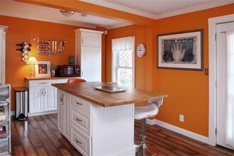 37 Myrtle St, Unit 2 in Somerville, MA - Building Photo - Building Photo