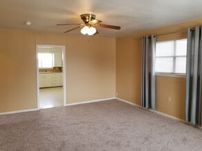 810 W Plaza Dr in Clovis, NM - Building Photo - Building Photo
