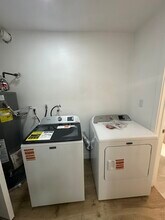 6332 Santa Catarina Way in Citrus Heights, CA - Foto de edificio - Building Photo