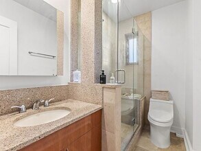 4 Lafayette Ct in Greenwich, CT - Building Photo - Building Photo