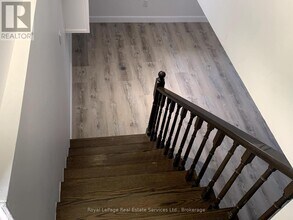 1033-1033 Gardner Ave in Mississauga, ON - Building Photo - Building Photo