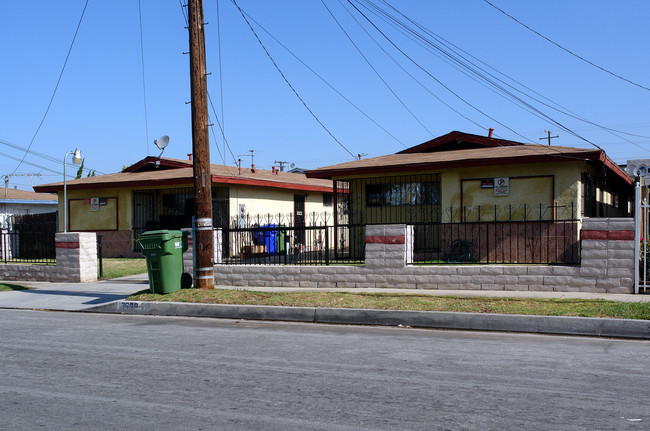 3639 SW 105th St in Inglewood, CA - Foto de edificio - Building Photo