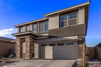 19210 W Solano Dr in Litchfield Park, AZ - Building Photo - Building Photo