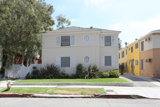 436-440 Kelton Ave in Los Angeles, CA - Building Photo - Building Photo