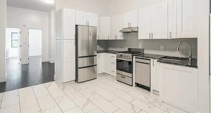 11 Abingdon Square in New York, NY - Foto de edificio - Building Photo