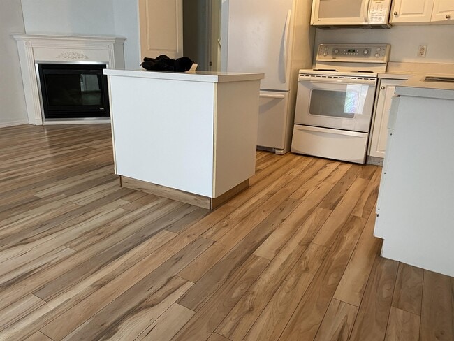 2266 Atkinson St in Regina, SK - Building Photo - Building Photo