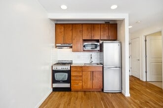 416 E 117th St, Unit 2B in New York, NY - Foto de edificio - Building Photo