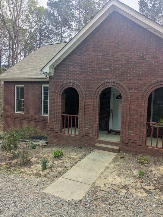 380 Riverstone Dr in Clayton, NC - Building Photo