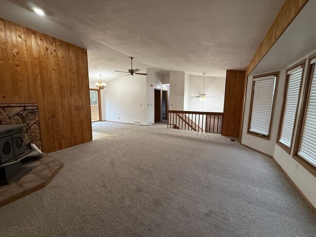18105 Hidden Falls Ave in Anchorage, AK - Building Photo - Building Photo