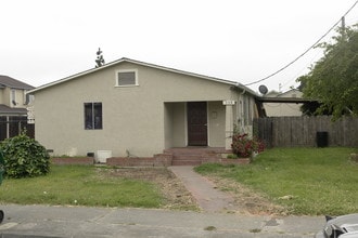 335-341 Laurel Ave in Hayward, CA - Building Photo - Building Photo