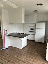 215 Floyd Ave in Modesto, CA - Building Photo - Building Photo
