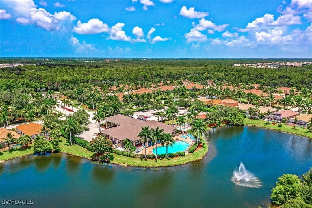 14165 Winchester Ct in Naples, FL - Building Photo